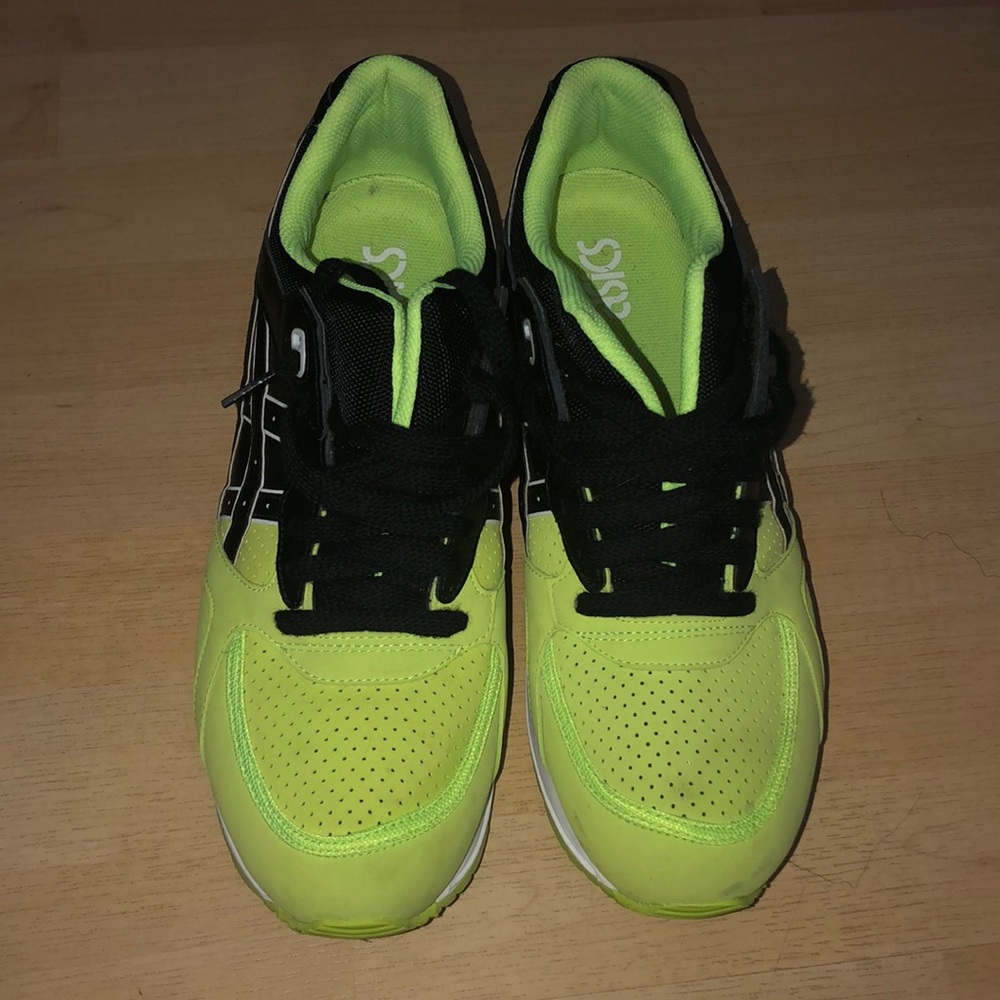 ASICS - Picture 3 of 3